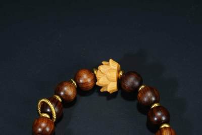 上海都达杂项专场七十三【全场包邮】 海南黄花梨虎皮纹灯笼珠莲花手串 附鉴定证书86-266