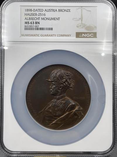 「木头集藏」章牌精品专场！ - Anton Scharff～1898年奥地利 阿尔布雷希特大公 铜章，MS63 ，直径：70mm，品相很好。纪念奥地利陆军元帅阿尔布雷希特大公雕像在维也纳落成。  阿尔布雷希特·鲁道夫（1817-1895年）出身于哈布斯堡王室，是卡尔大公长子，其头衔包括帝国亲王和奥地利大公，匈牙利和波西米亚皇家亲王，捷欣公爵，奥地利陆军元帅，匈牙利总督。