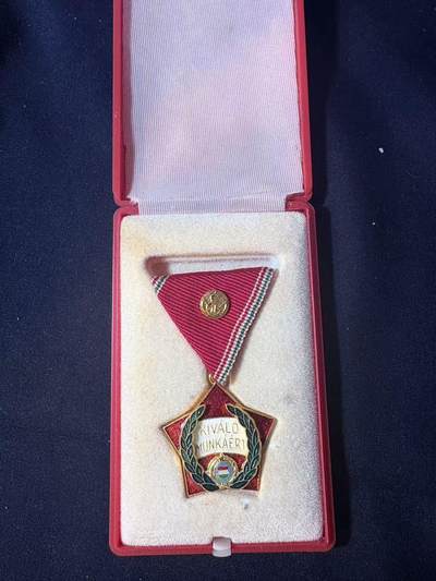 罗岚⭐爱藏⭐甄选专拍第四场-分享拍场赚佣（实体经营） - 匈牙利人民共和国优秀服务奖章 带勋饰 珐琅质