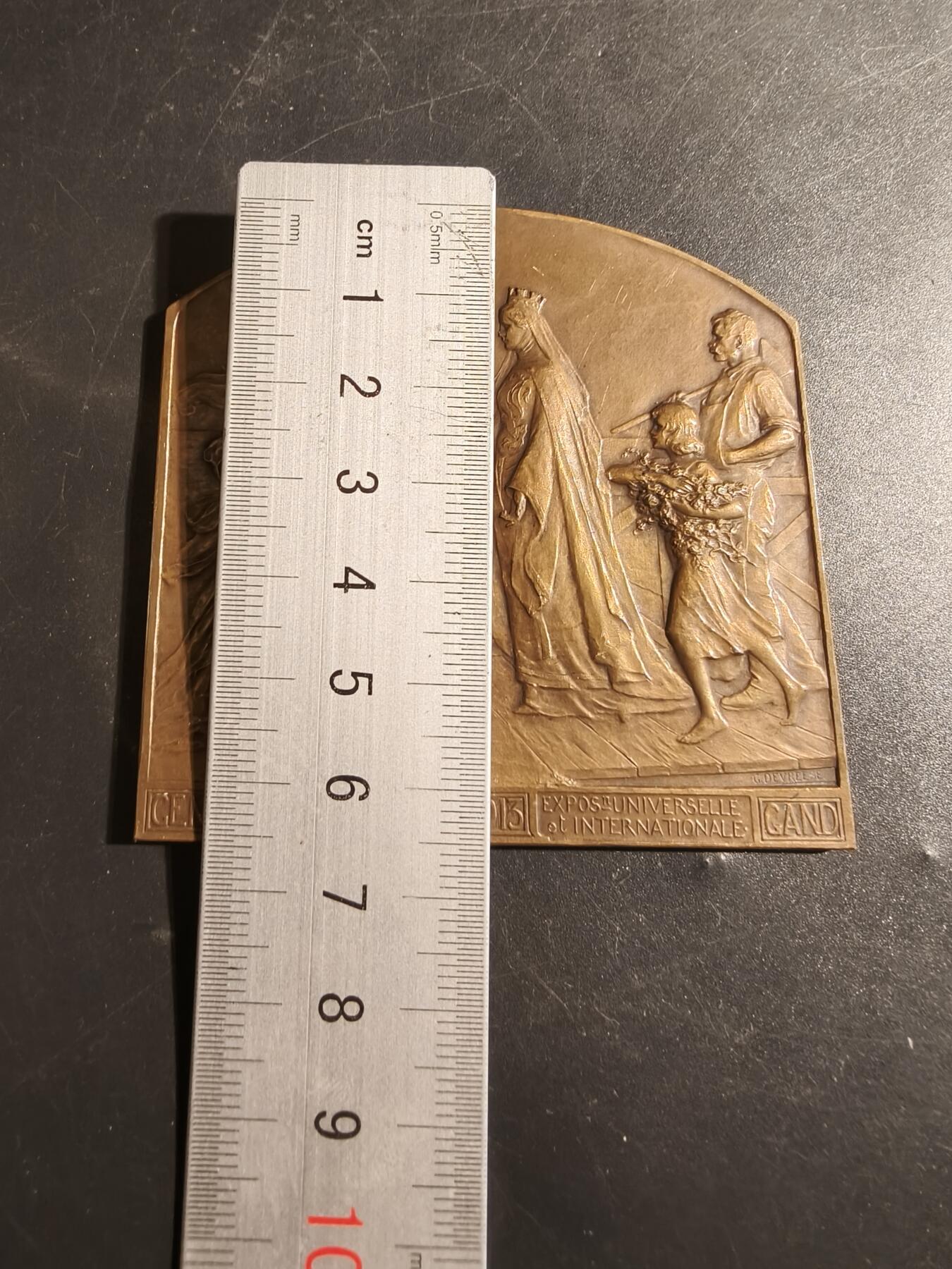 老王徽章第178期 比利时1913年根特世博会方形大铜章     尺寸70×66mm     重量111.1g