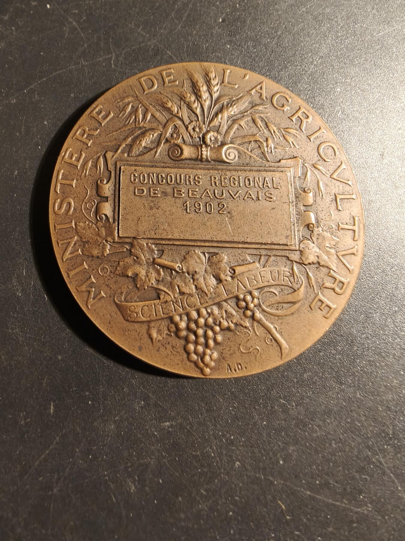 老王徽章第178期 法国1902年博韦地区农业竞赛大铜章    大师阿尔菲杜布瓦作品    直径50mm    重量61.5g