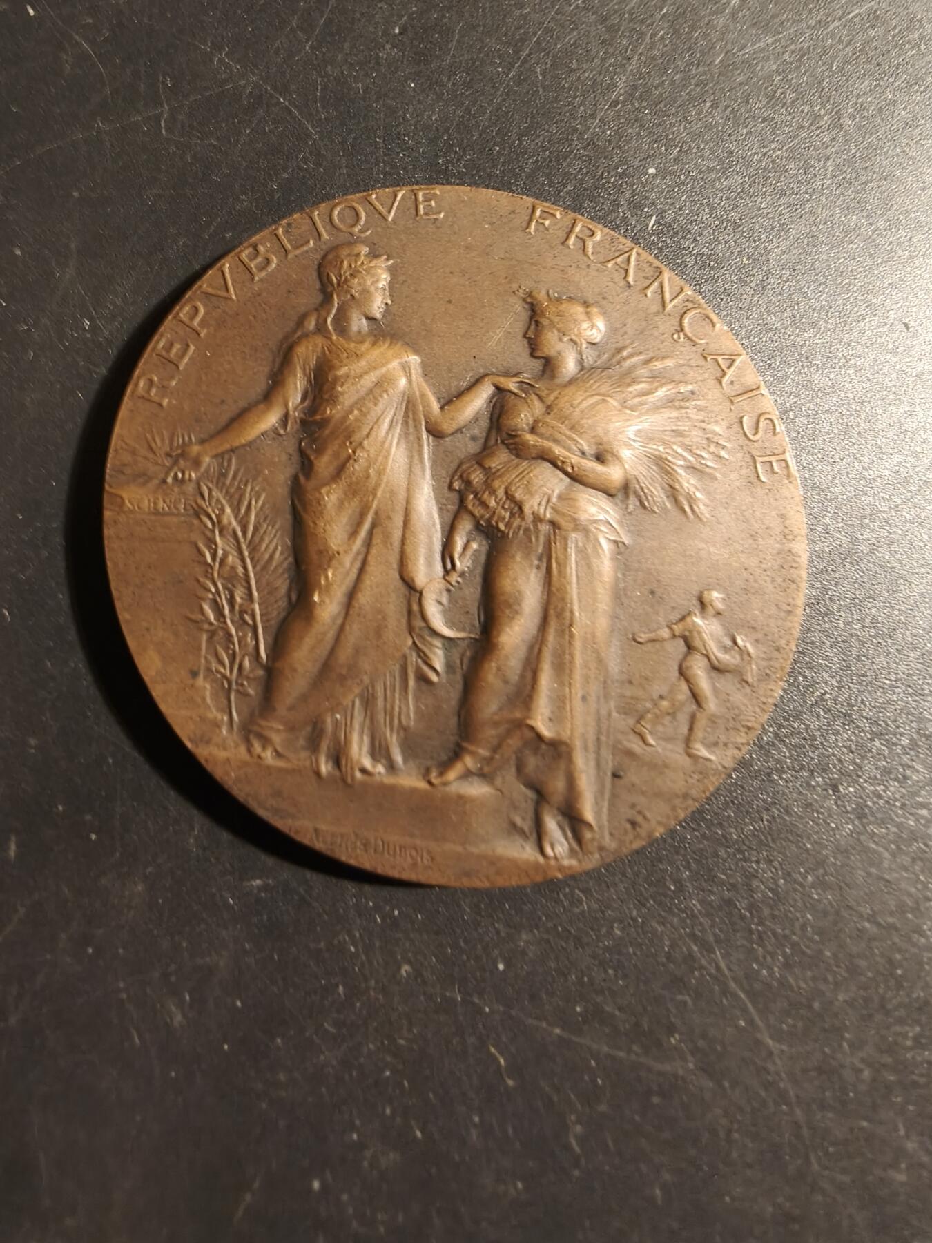 老王徽章第178期 法国1902年博韦地区农业竞赛大铜章    大师阿尔菲杜布瓦作品    直径50mm    重量61.5g