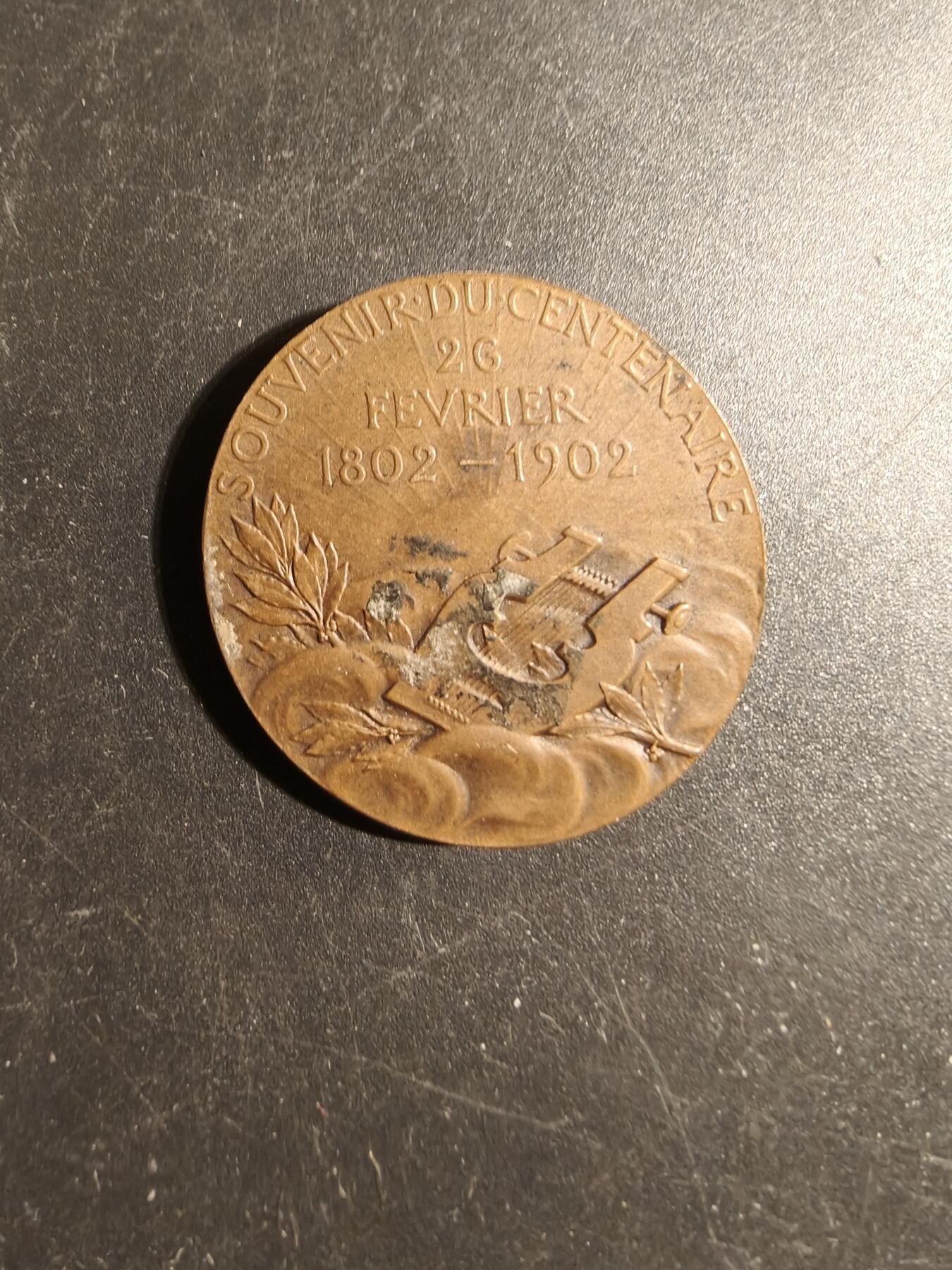 老王徽章第178期 法国文豪维克多·雨果诞辰百年大铜章    大师夏普兰作品    直径34mm     重量17.2g