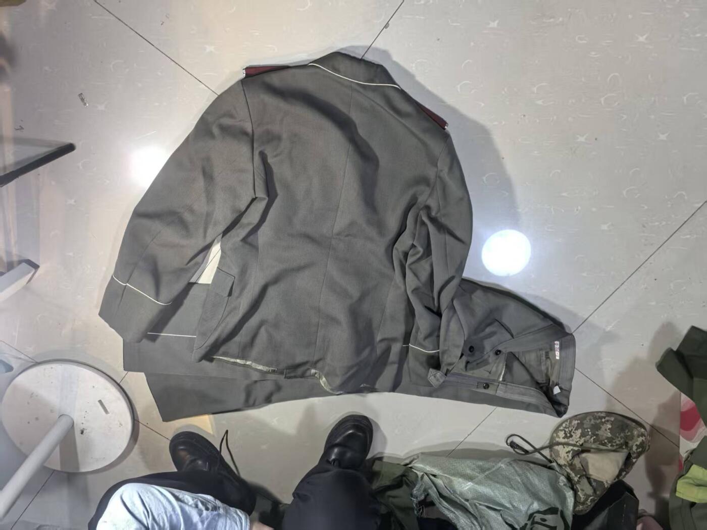 罗岚⭐爱藏⭐甄选专拍第四场-分享拍场赚佣（实体经营） 民主德国国家安全部（史塔西）少尉套装 G52-0带全新配饰 成色基本全新