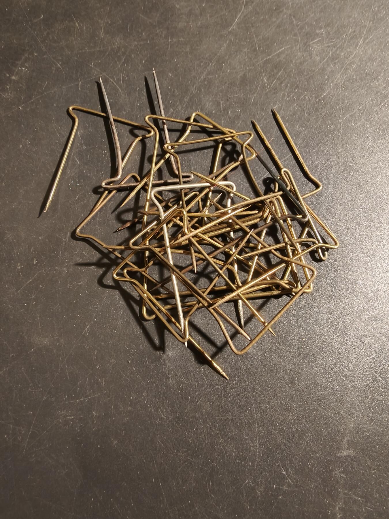 老王徽章第178期 法国/比利时针插一组20枚