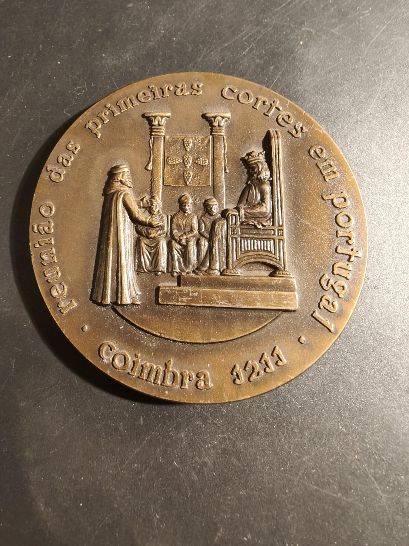 老王徽章第178期 葡萄牙国王唐·阿方索二世首次宫廷会议大铜章     直径80mm    重量211g