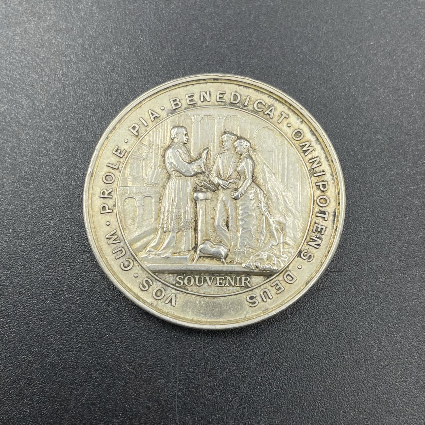 「木头集藏」章牌精品专场！ 法国婚礼纪念银章，直径：30.6 mm，14 g，边铭：丰饶角 ARGENT。