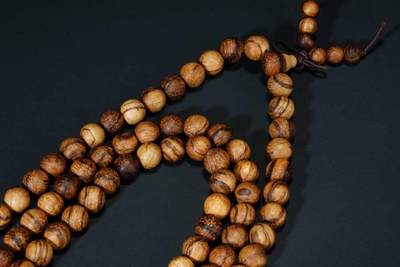 上海都达杂项专场七十三【全场包邮】 天然加里曼丹沉香0.8多圈圆珠手串 附鉴定证书86-284