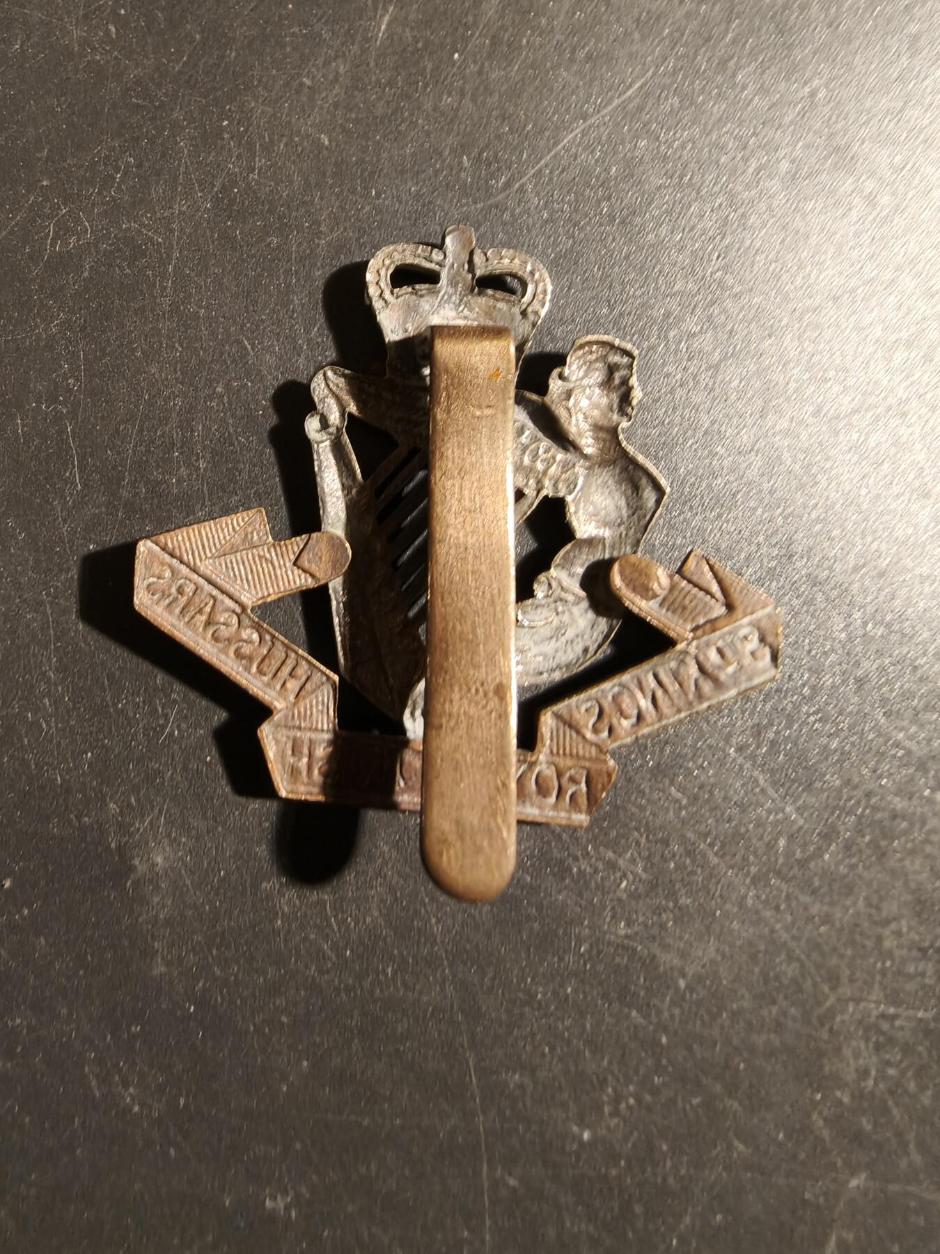 老王徽章第178期 英国陆军第8国王皇家爱尔兰轻骑兵团帽徽     女王早期版