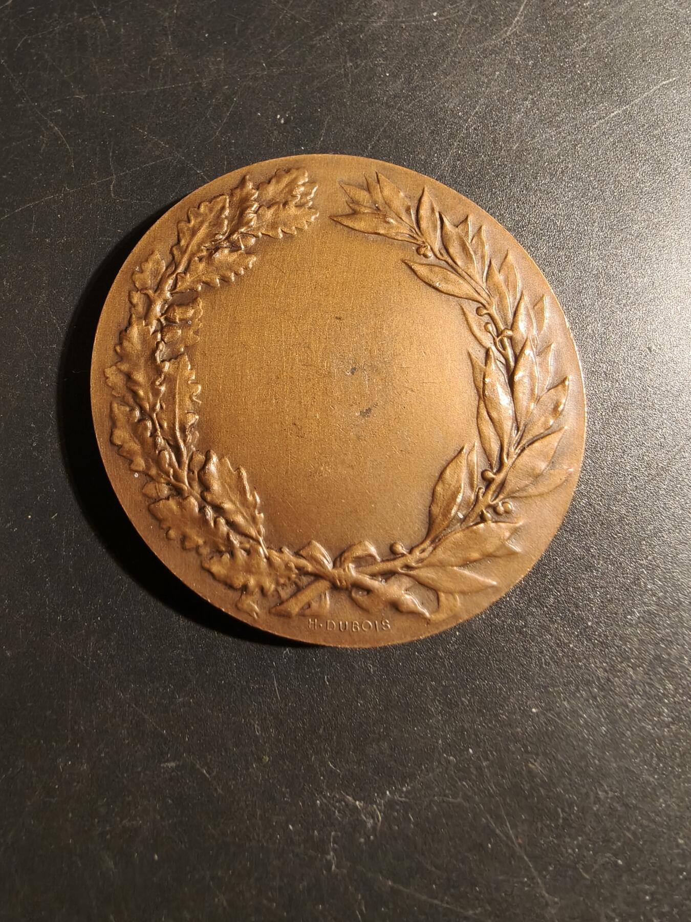 老王徽章第178期 法国工业女神大铜章     直径50mm    重量60g