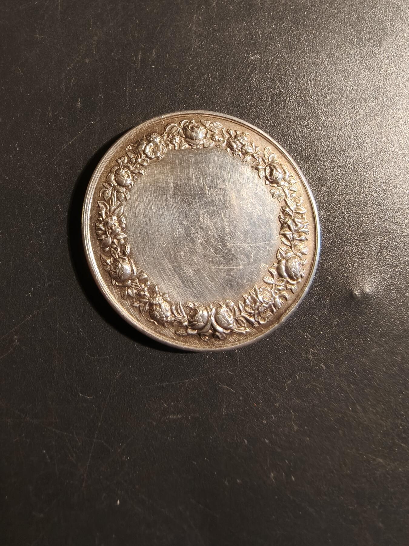 老王徽章第178期 法国银婚章    950银     直径33mm     重量16g