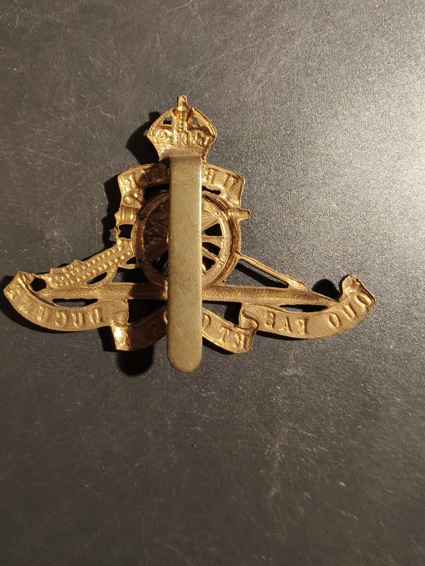 老王徽章第178期 英国皇家炮兵团帽徽    一战时期