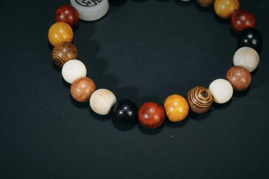 上海都达杂项专场四（全场包邮） 天然多宝圆珠手串86-291