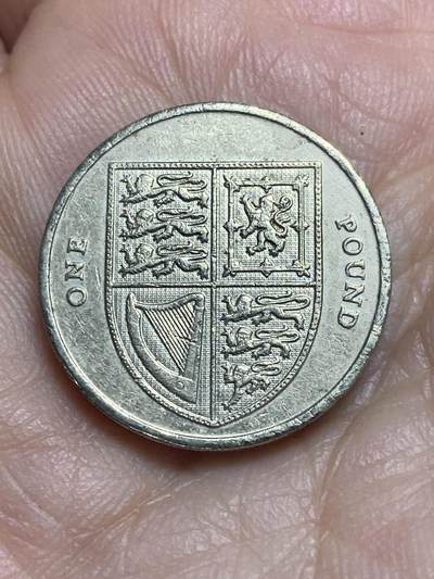 2026年第十二场(总第一百八十一场）外国好品散币场(免佣金) - 英国🇬🇧2014年1英镑(伊丽莎白二世老年，皇家盾徽版)