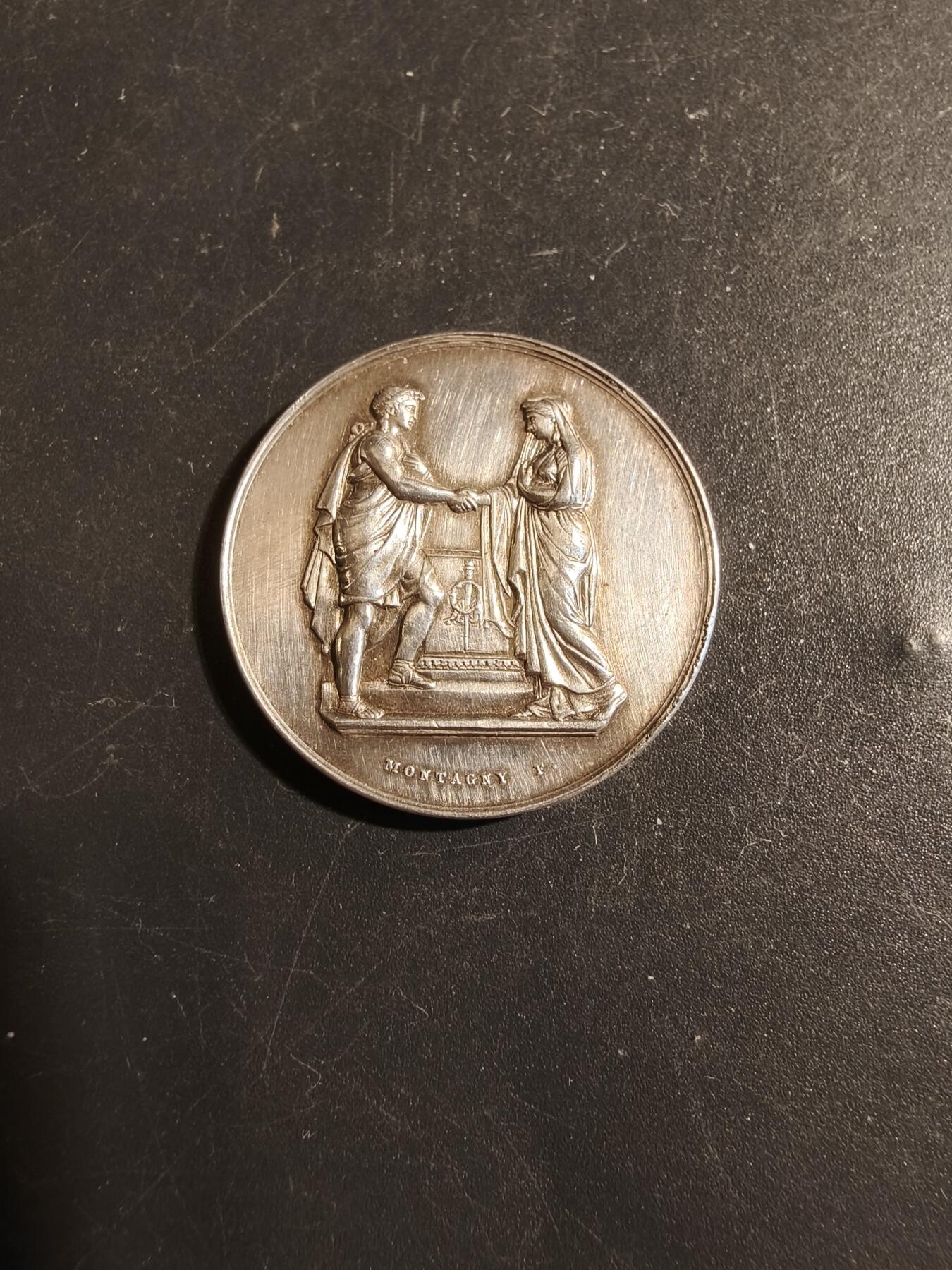 老王徽章第178期 法国银婚章    950银    直径29mm    重量10.8g