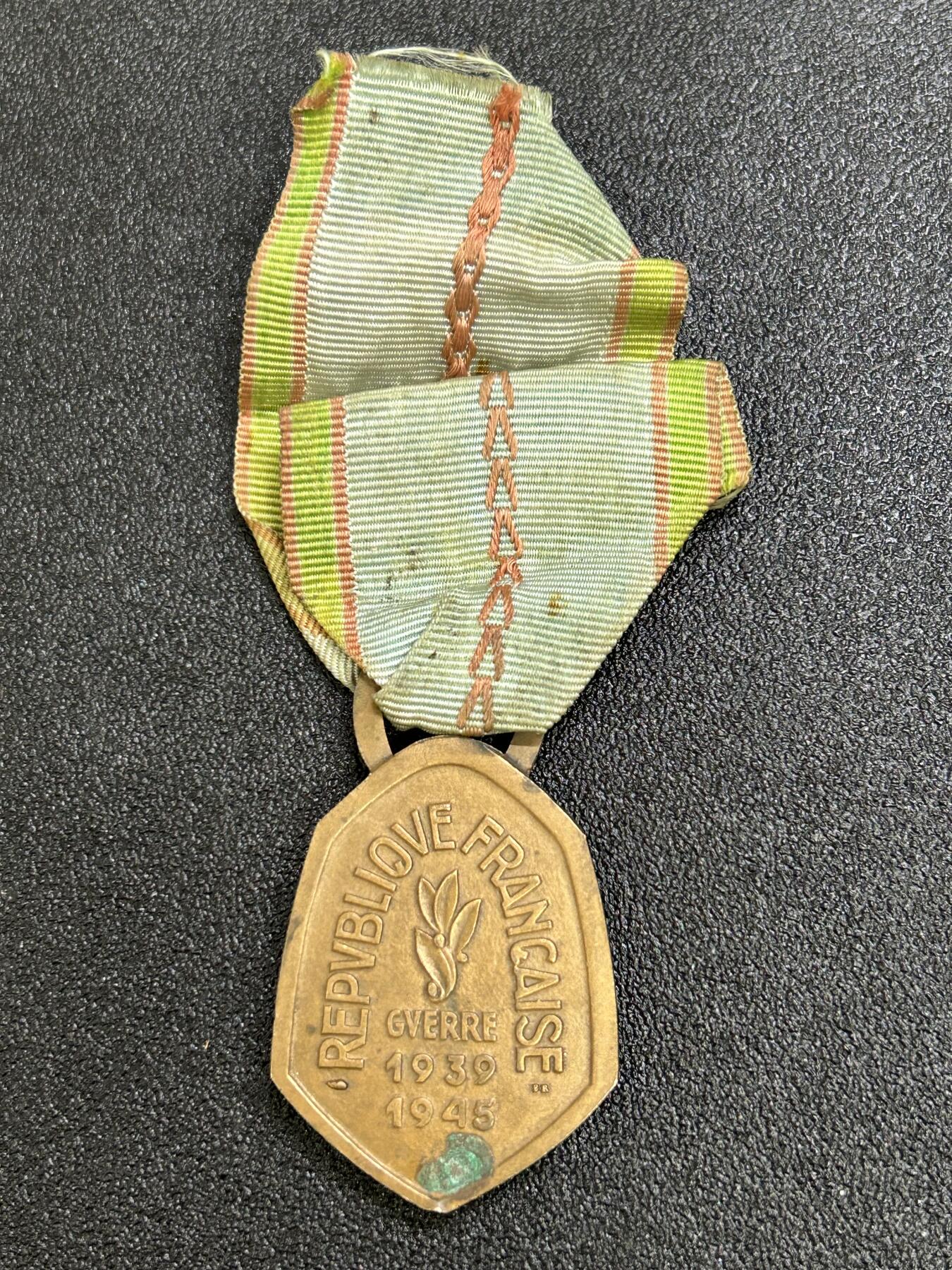 西秦中古拍卖第七十三期 法国二战胜利奖章