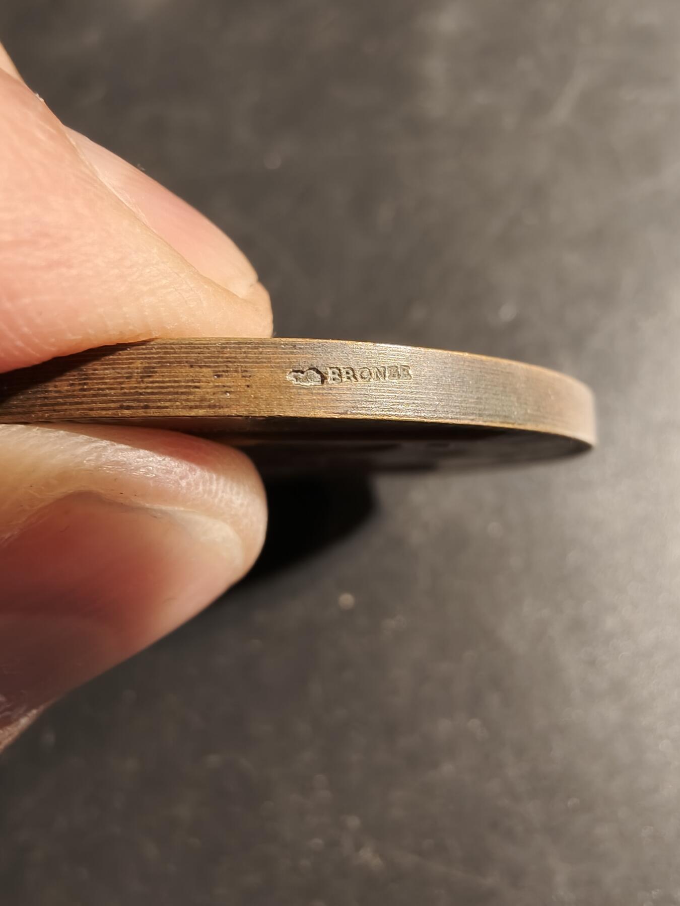 老王徽章第178期 法国1932年上莱茵省农业竞赛大铜章    播种者    直径50mm     重量62.8g