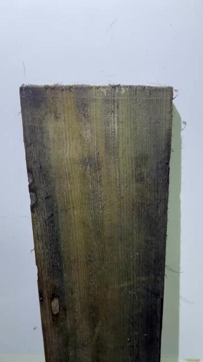 零元拍：01-18-2乌木金丝楠 可做镇尺 干泡台 满金丝药香，尺寸约：56.5/11.7/3.8厚CM。2.4公斤