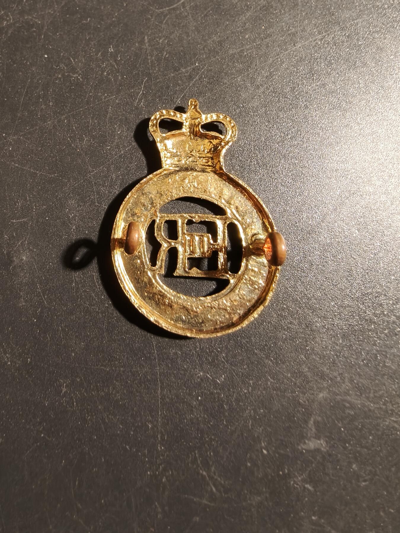 老王徽章第178期 英国陆军生命卫队(家庭骑兵团资深团)帽徽     女王早期版