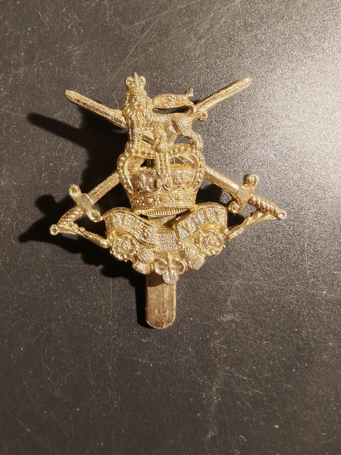 老王徽章第178期 英国英国陆军步兵初级领袖训练营帽徽     女王时期