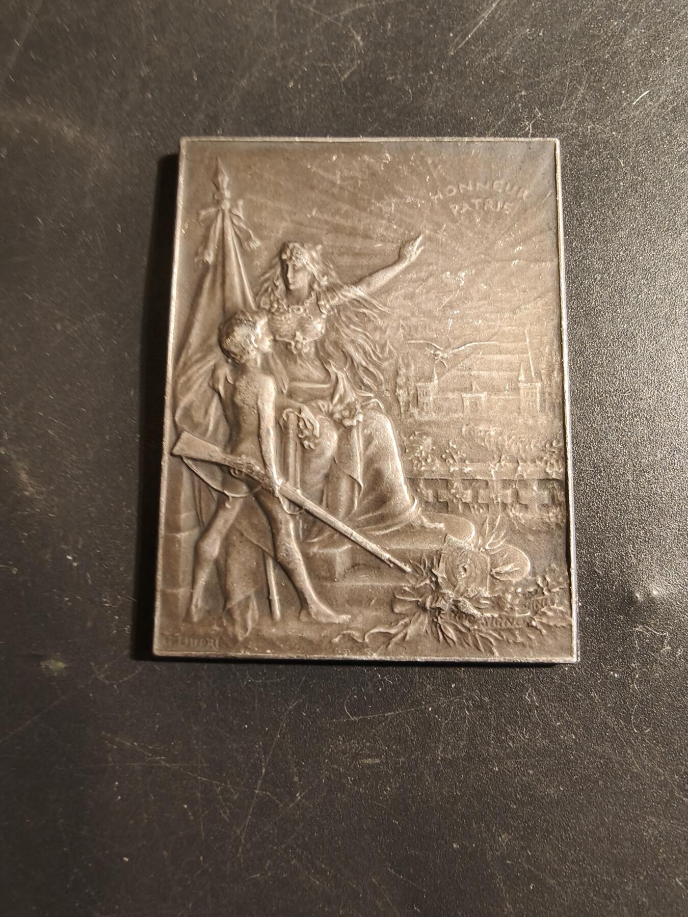 老王徽章第178期 法国射击联盟混合射击竞赛方形镀银大铜章    Dupre版本    尺寸38×50mm     重量41.2g