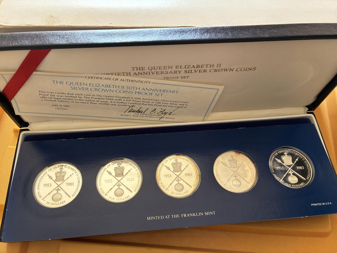 咖啡豆•收藏 2025年Jan_26th世界各国硬币银币拍卖 伊丽莎白女王30周年精制银币套币 外国外币 盒证齐