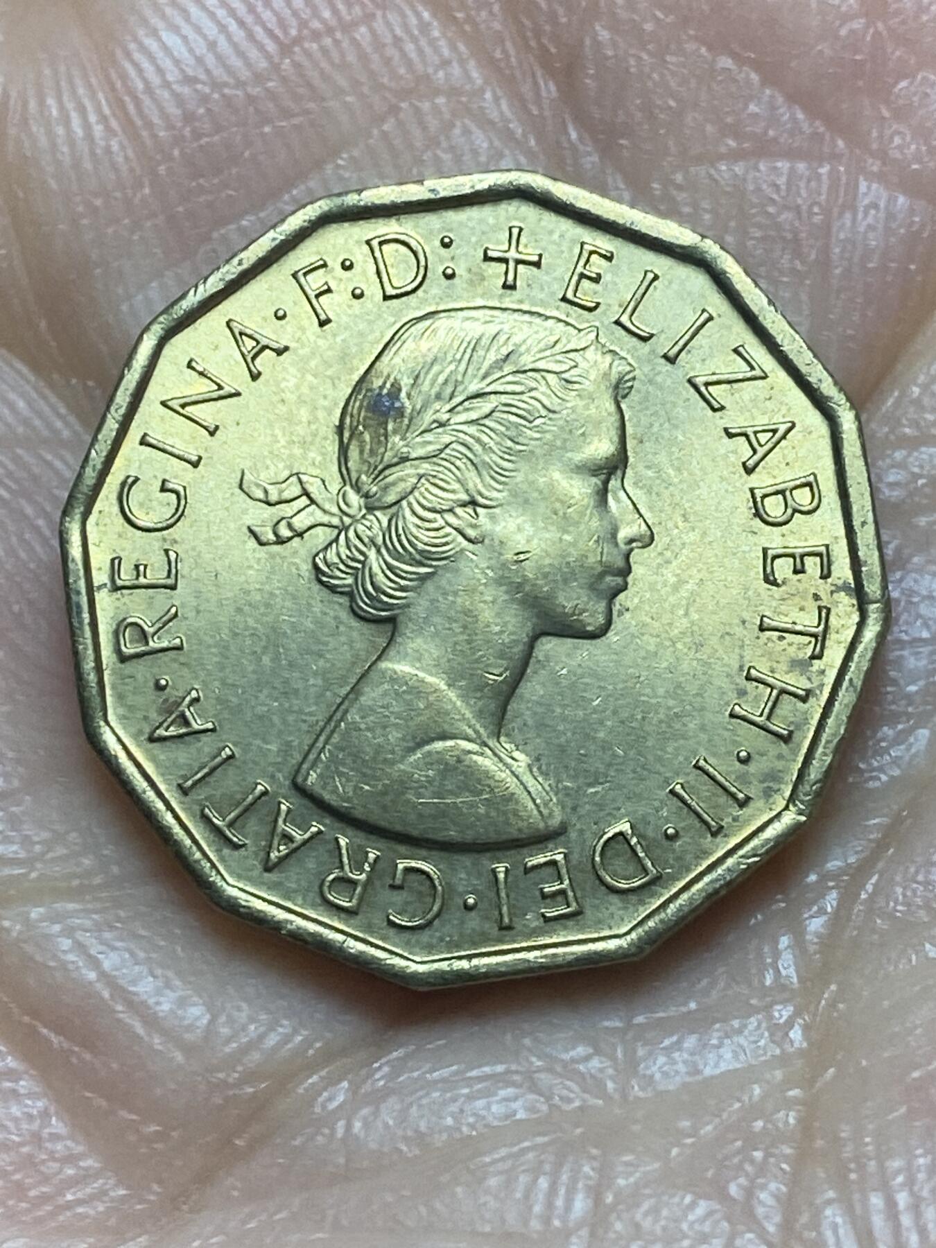 2026年第十二场(总第一百八十一场）外国好品散币场(免佣金) 英国🇬🇧1967年3便士(伊丽莎白二世青年桂冠第二版，普制币关门年)