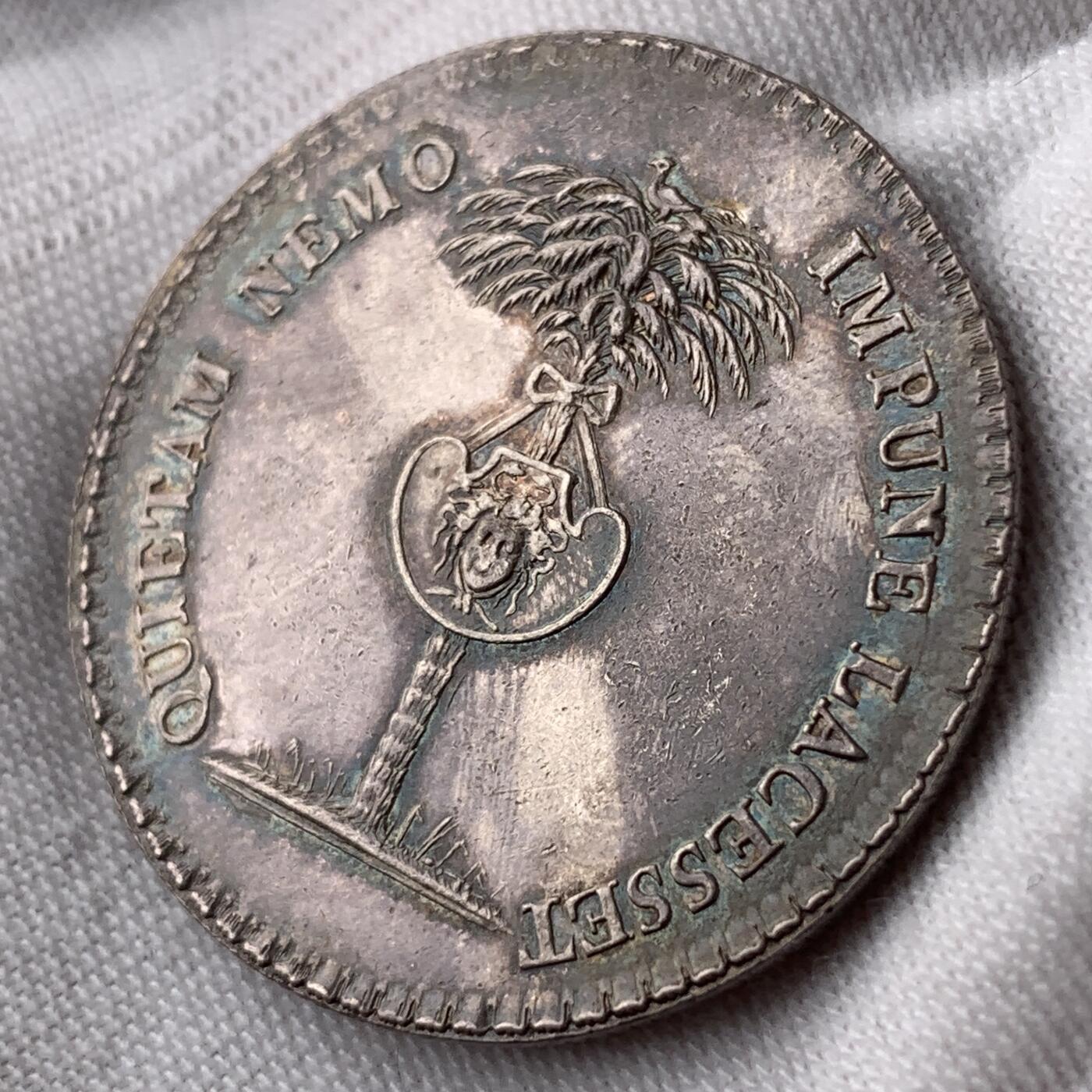 掌中浮雕-藏着的欧洲第050场  法国里昂律师银质代币，32.3mm,13.72g