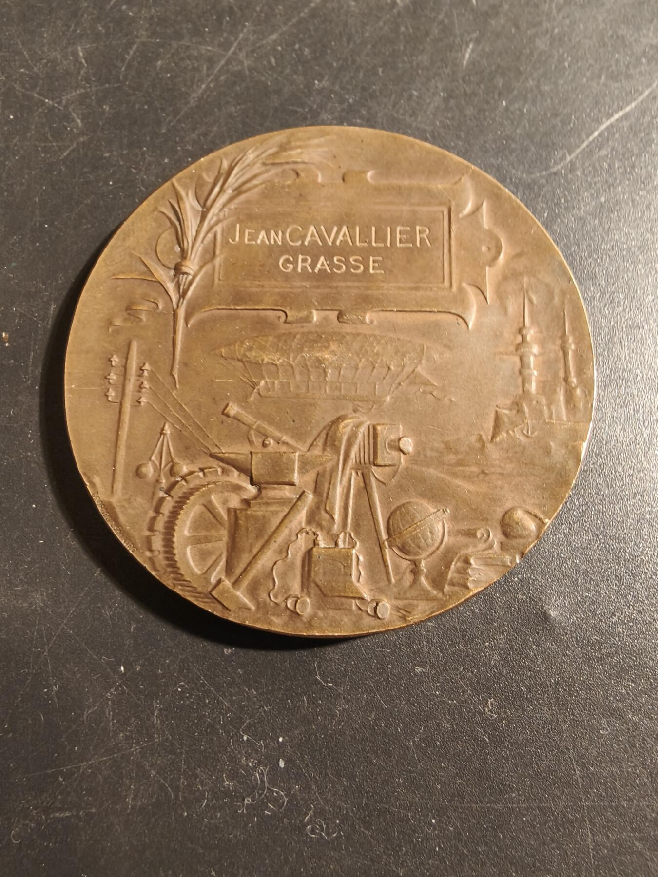 老王徽章第178期 法国1900巴黎世博会大铜章    大师Lemaire版本     直径54mm    重量69g