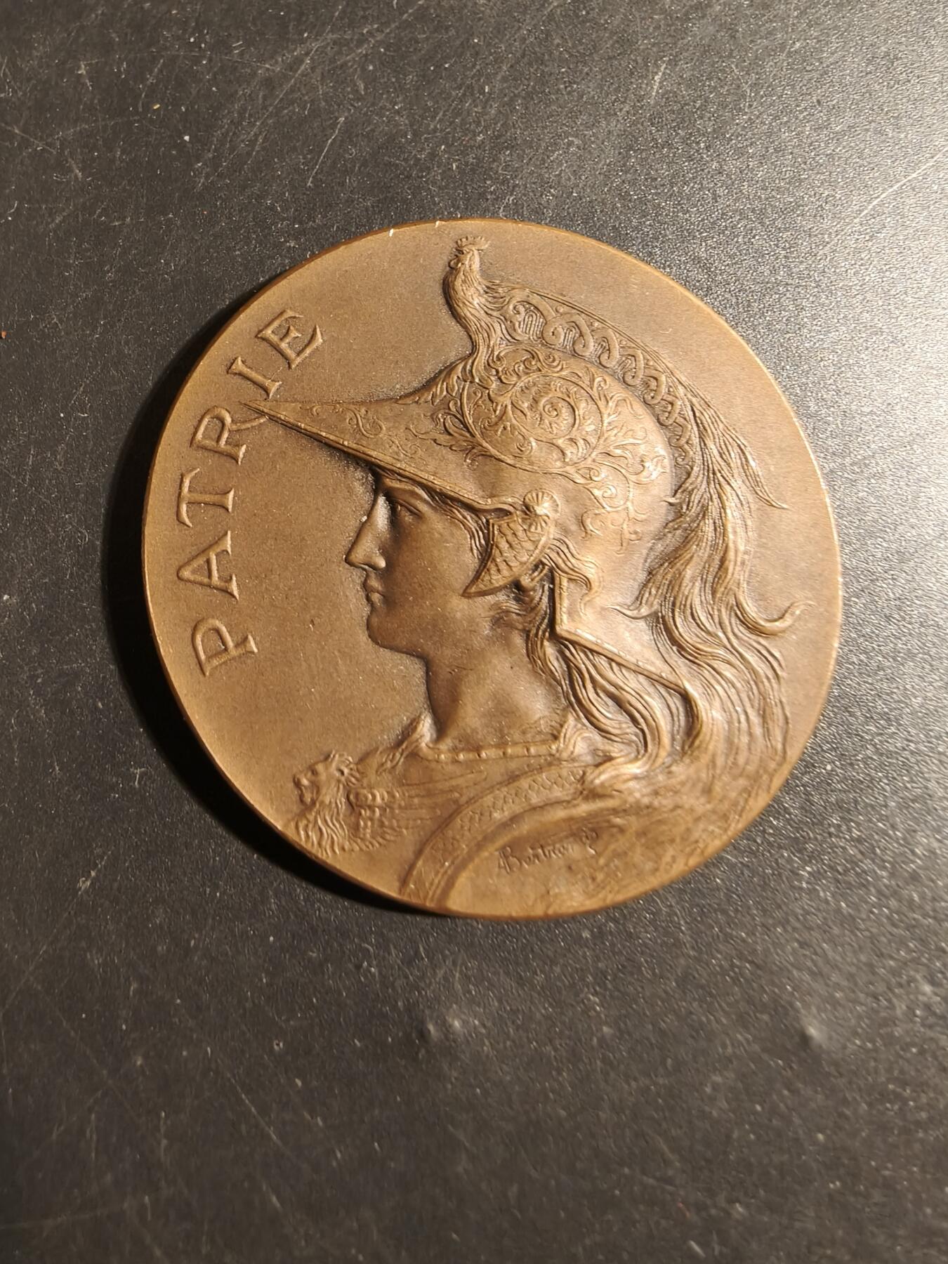 老王徽章第178期 法国国家射击协会大铜章     公鸡头玛丽安娜    大师波特作品     直径46mm    重量44.2g