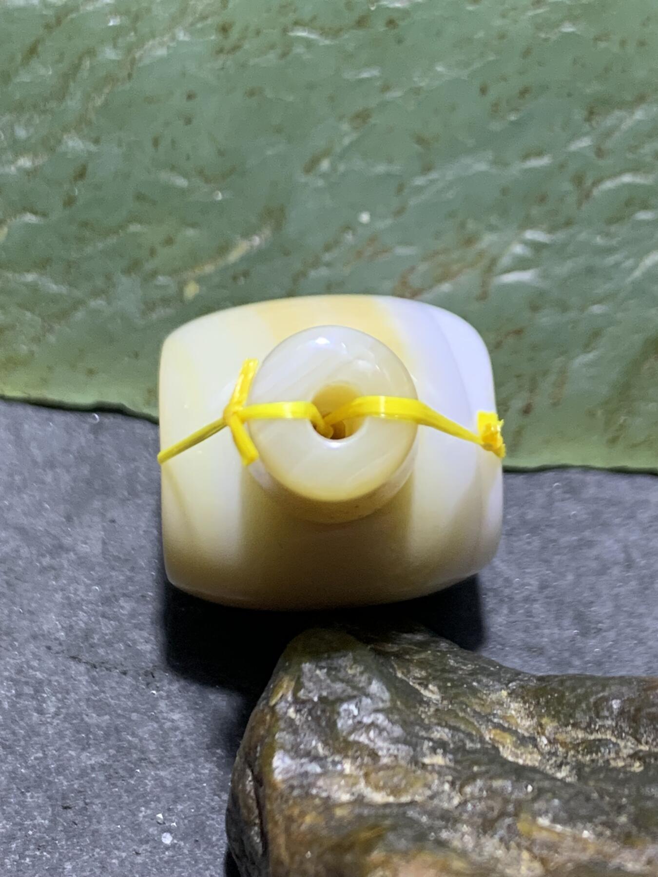 通货高玉化缠丝玛瑙佛头三通一套