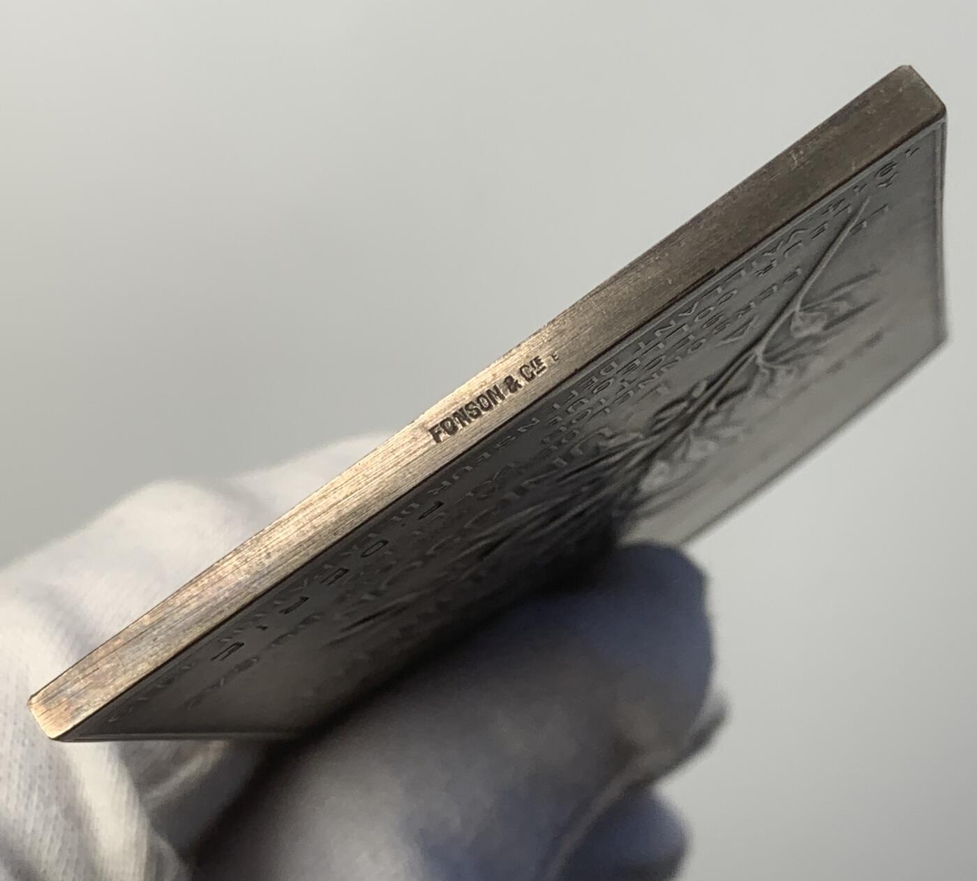 掌中浮雕-藏着的欧洲第050场 比利时煤气公司一战参战员工镀银铜章奖牌, 61*83mm，128g，原盒有破损，卡扣扣不住