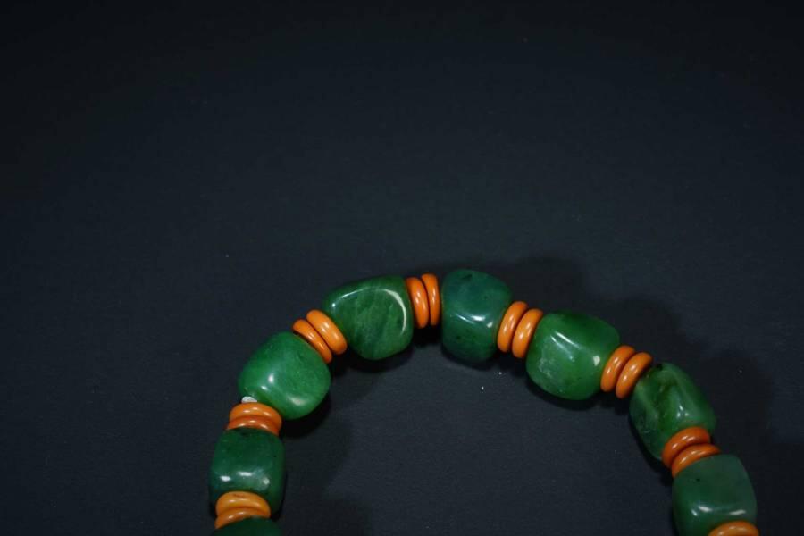 上海都达杂项专场五（全场包邮） 天然和田玉碧玉随形糖珠手串 附鉴定证书87-50