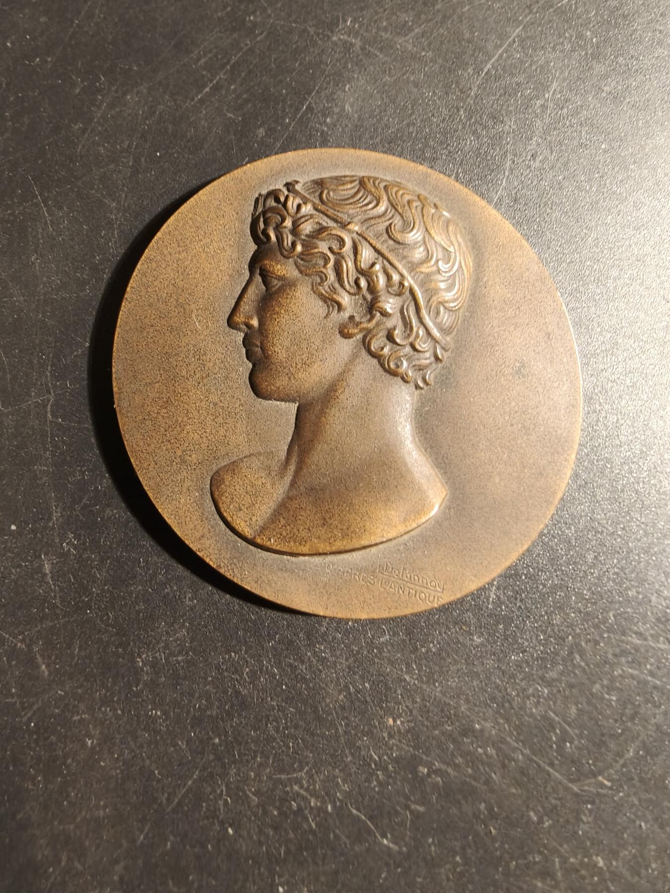 老王徽章第178期 法国青年奥运会大铜章    直径50mm   重量57g