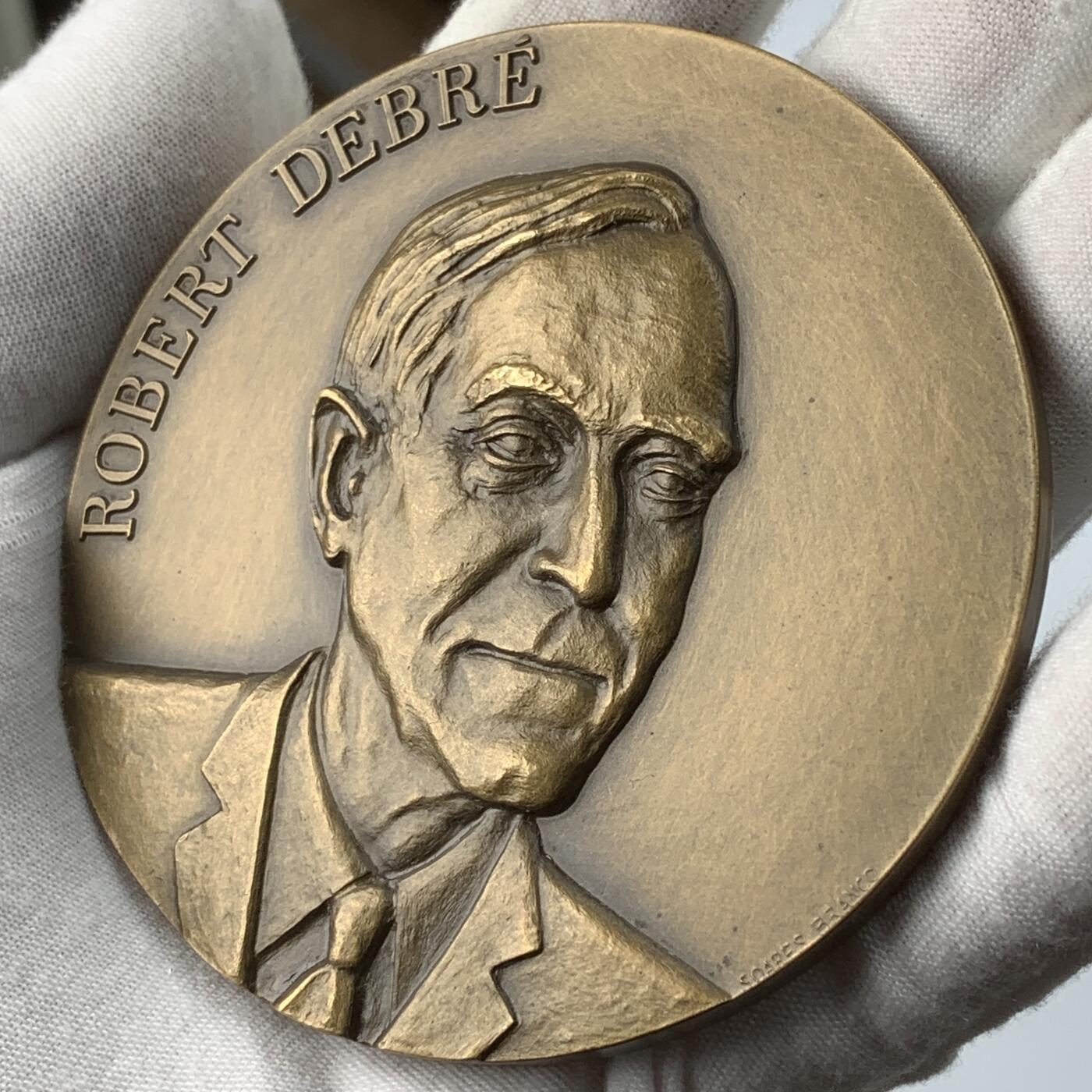 掌中浮雕-藏着的欧洲第050场 1971年葡萄牙医疗会议大铜章，80mm，236g