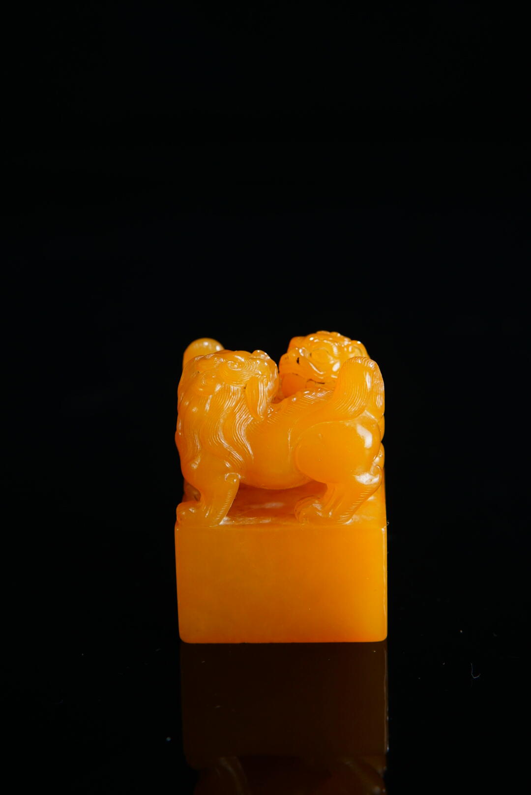 方寸藏珍·寿山田黄印章专场（一） 寿山田黄石《烟云供养》双螭钮章