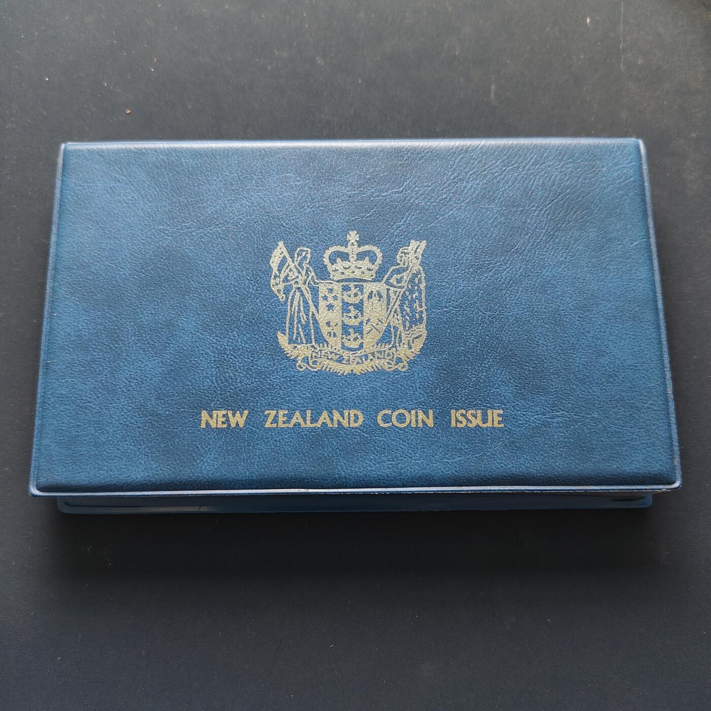 【全场包邮】纯粹捡漏拍497场-持续更新中 新西兰1982年官方封装精制套币-含南秧鸡精制银币【38.8毫米27.22克92.5%】