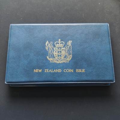 【全场包邮】纯粹捡漏拍497场-持续更新中 - 新西兰1982年官方封装精制套币-含南秧鸡精制银币【38.8毫米27.22克92.5%】