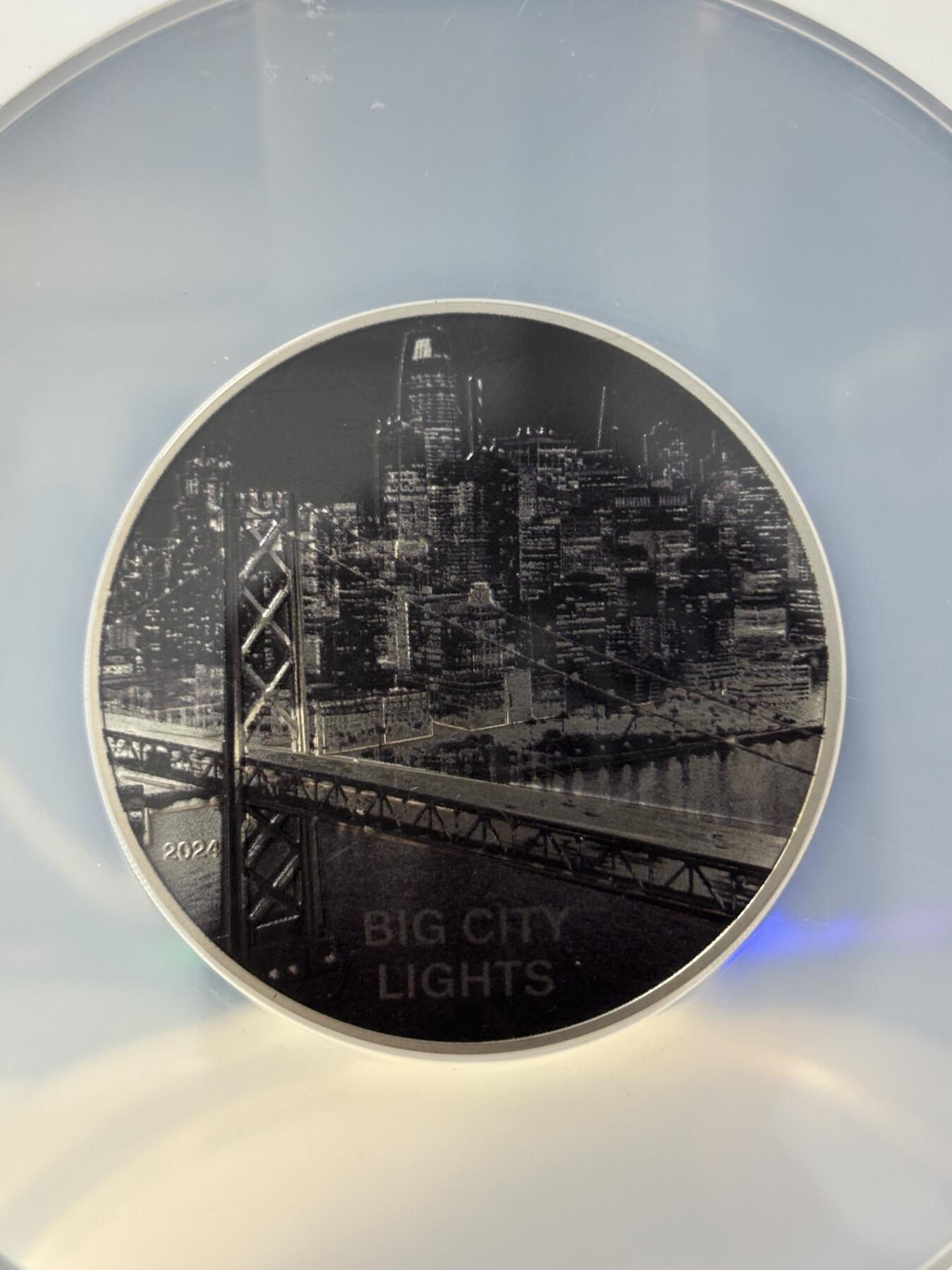第189期拍卖 库克2024年发行的城之光系列-旧金山光线反射纪念银币NGC-PF70首 无盒无证书，999银，1盎司，