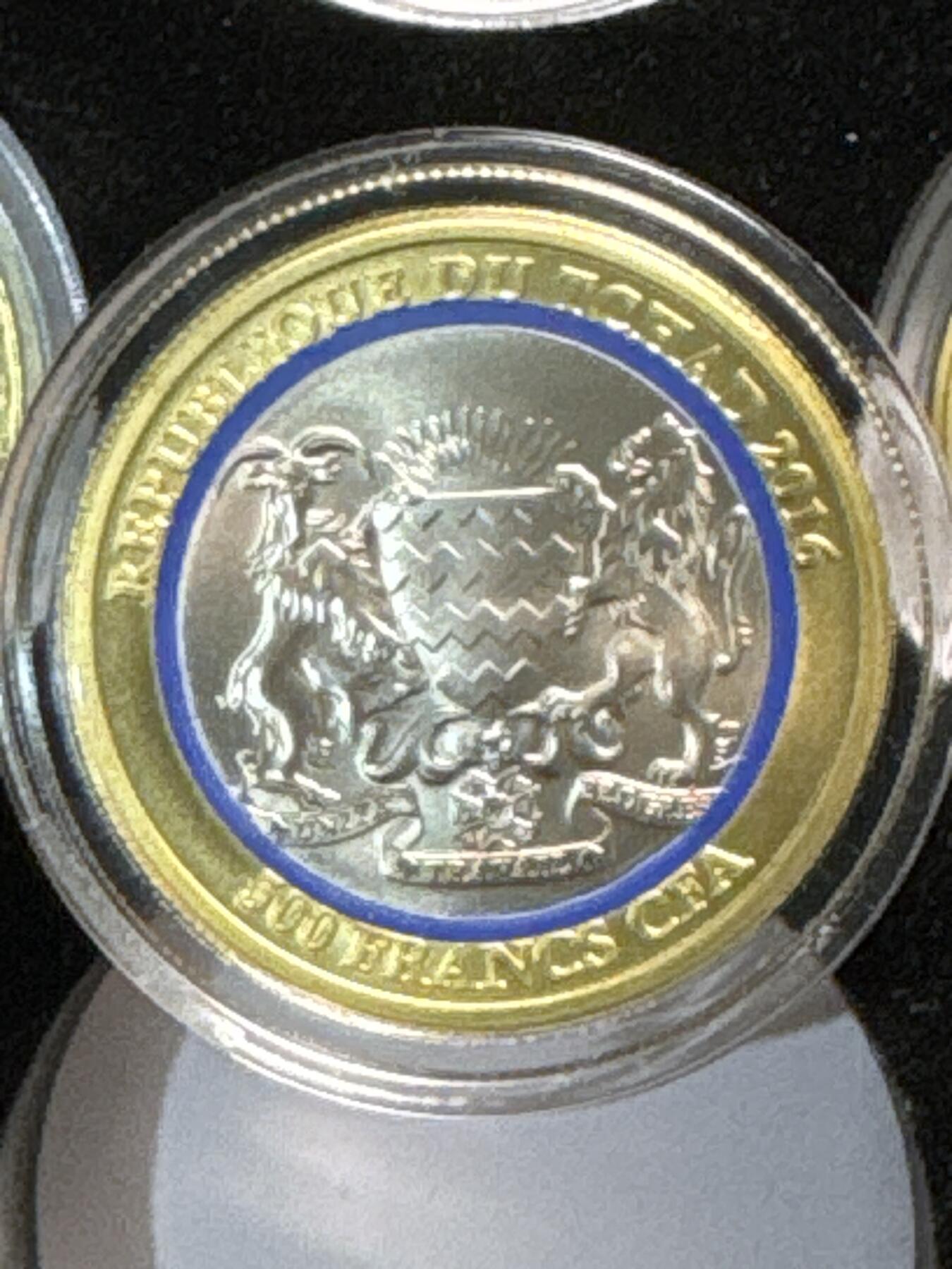 ❤️【币观天下】❤️ 第340期钱币拍卖- 2026.1.23周五晚上6点半场-长期征集拍品 乍得2016年中国航天事业创建60周年三色镶嵌纪念币一套4枚带盒子