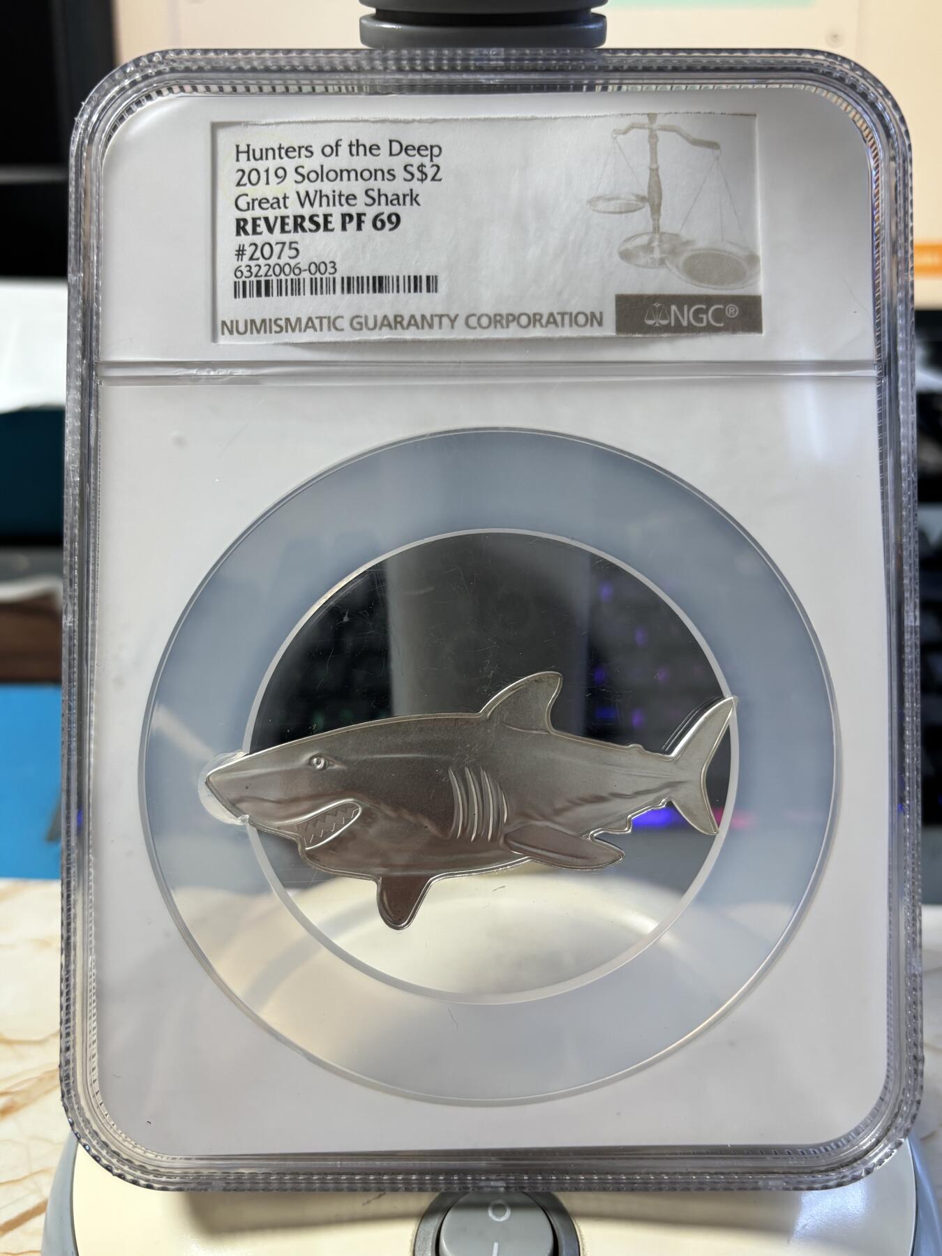 第189期拍卖 所罗门2019年深海猎人系列大白鲨异形银币NGC-PF69无盒无证书，999银，发行2500枚