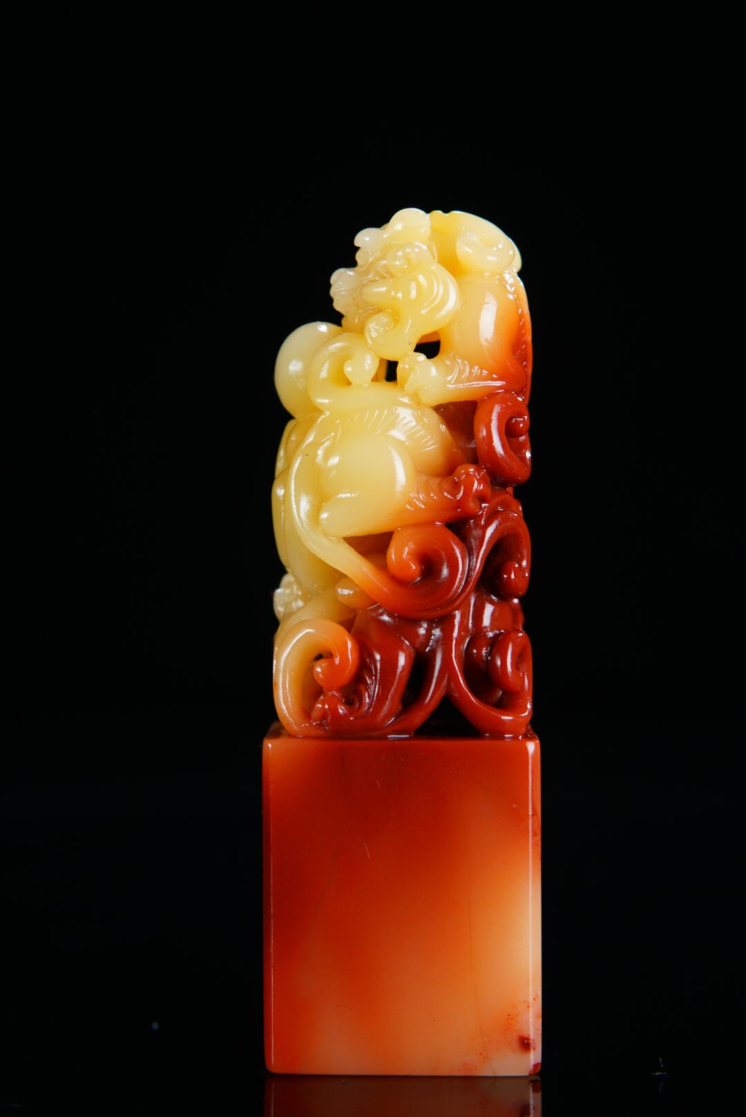 方寸藏珍·寿山田黄印章专场（一） 寿山高山石《双螭戏珠》钮章