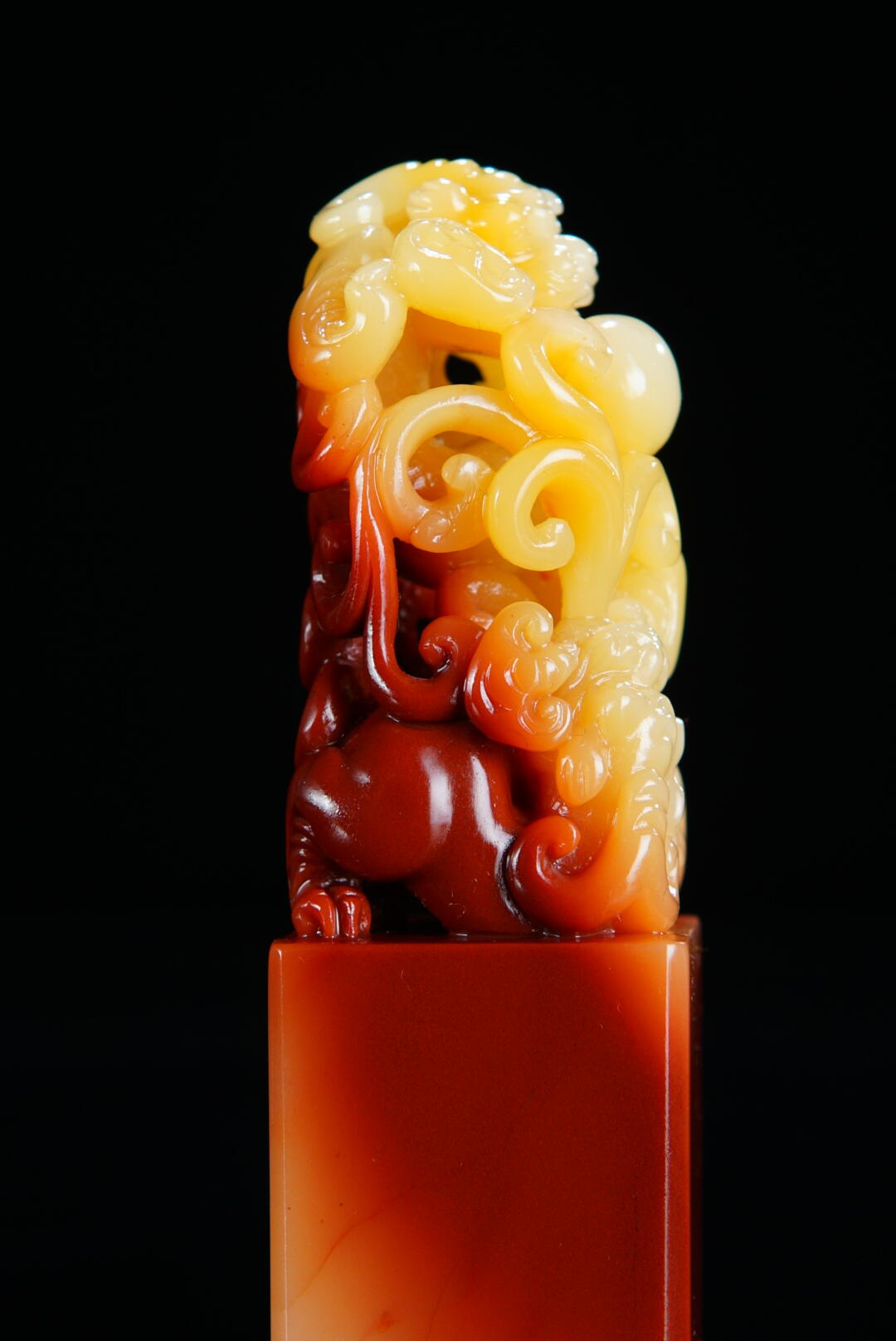 方寸藏珍·寿山田黄印章专场（一） 寿山高山石《双螭戏珠》钮章