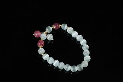 上海都达杂项专场五（全场包邮） - 猫眼石手链87-302