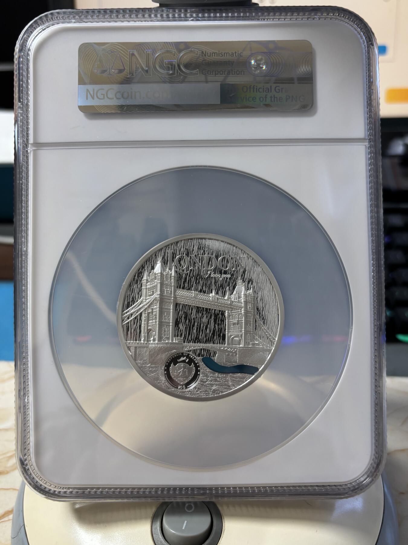 第189期拍卖 帕劳2023年城市蒂凡尼伦敦镶玻璃纪念银币NGC-PF70无盒无证书，999银，3盎司，发行999枚