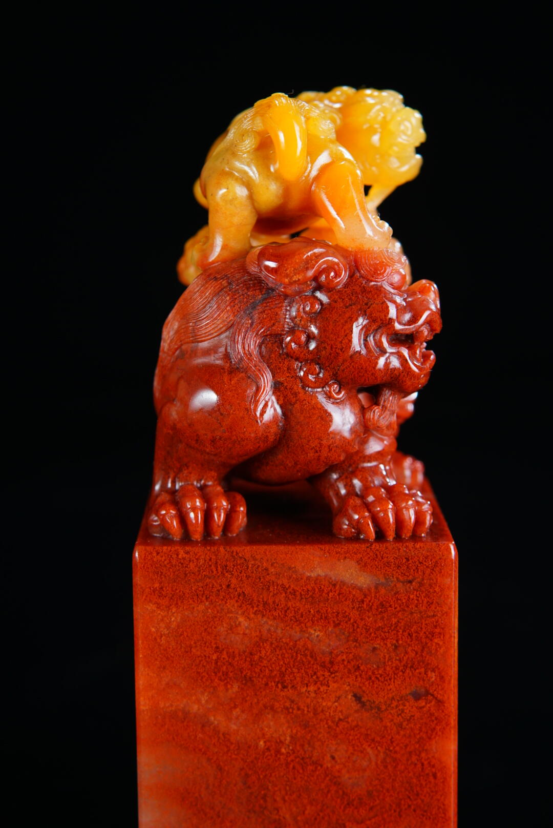 方寸藏珍·寿山田黄印章专场（一） 寿山高山石《携子上朝》印章