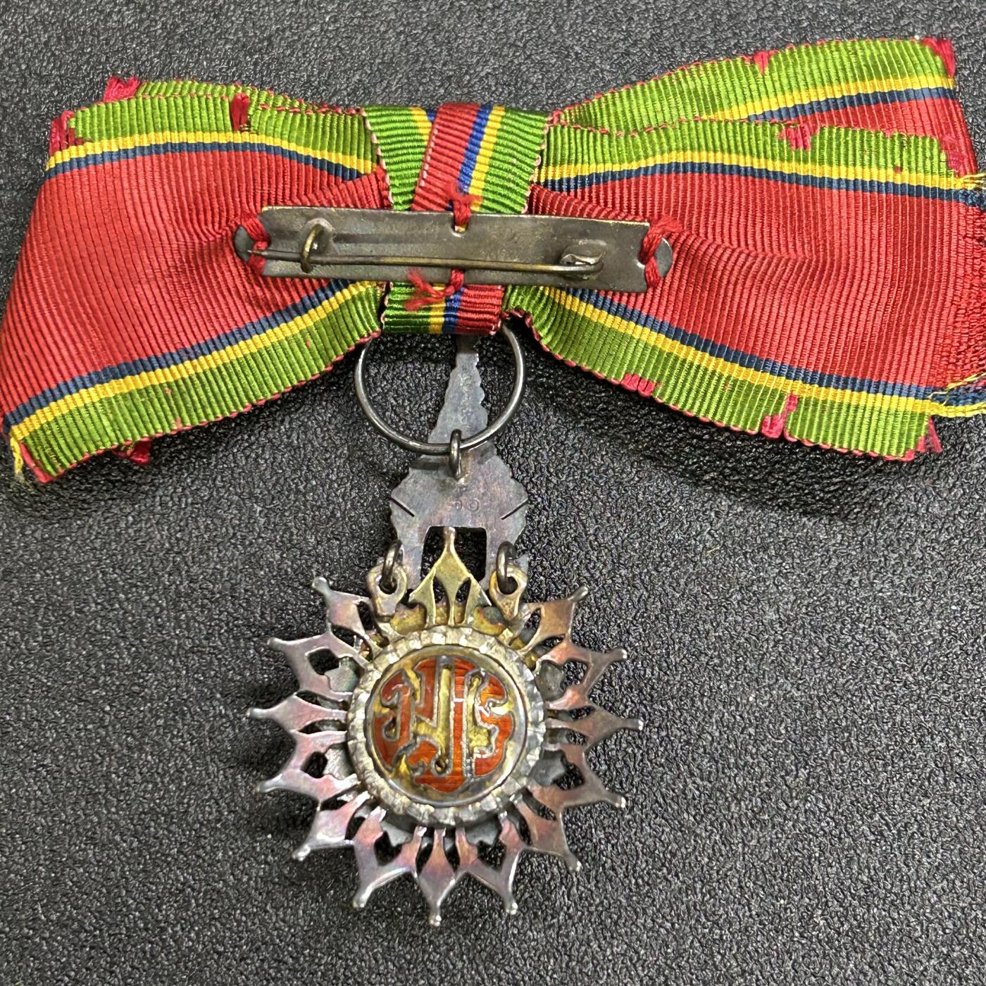 西秦中古拍卖第七十三期 泰国骑士级白象勋章 早期银制 有标