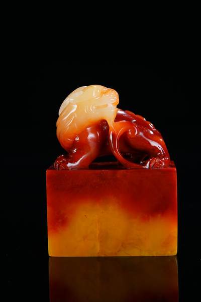 方寸藏珍·寿山田黄印章专场（一） - 寿山高山石《甪端》钮章