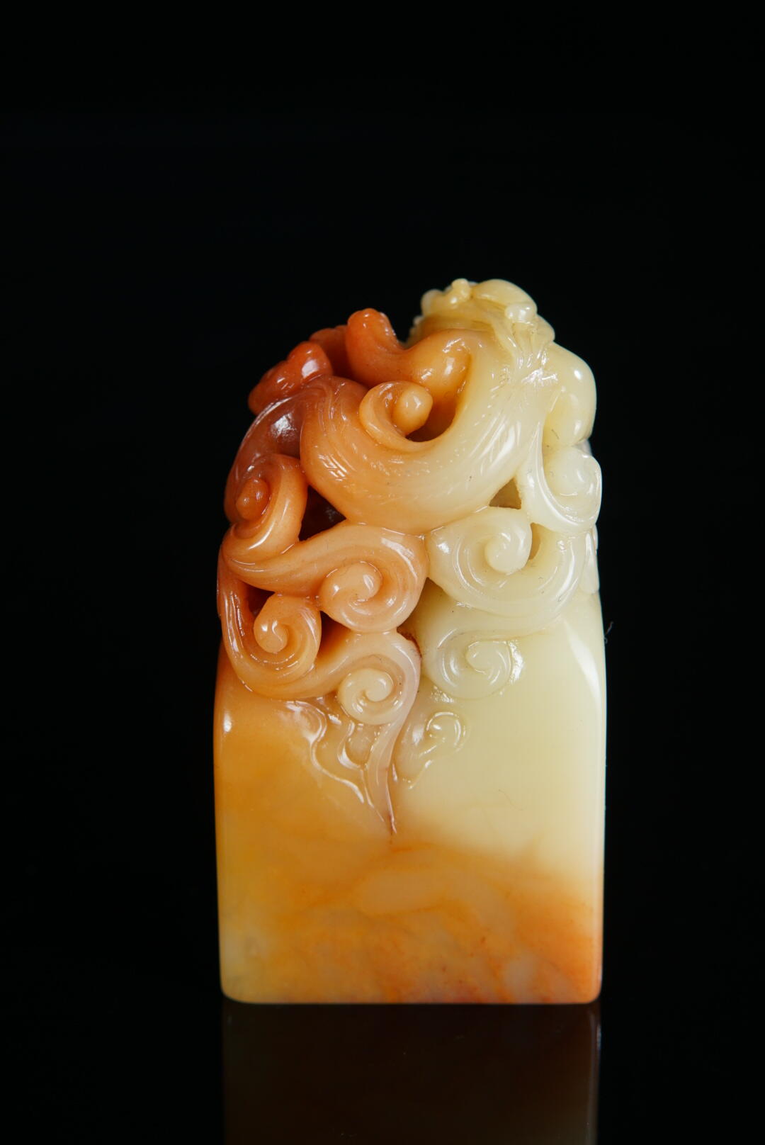 方寸藏珍·寿山田黄印章专场（一） 寿山芙蓉石《螭龙献瑞》钮章