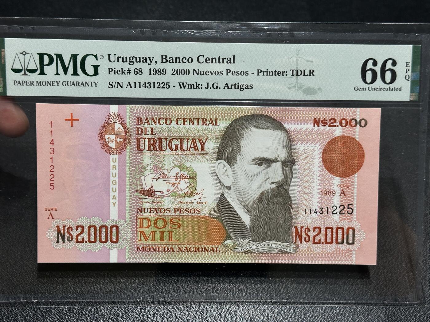 《外钞收藏家》第六百零四期（精品场）（本平台长期征集拍品、欢迎藏友们联系合作） 1989年乌拉圭2000 PMG66 A冠 靓号